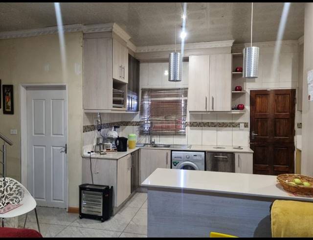 3 BEDROOM HOUSE FOR SALE IN ROODEKOP